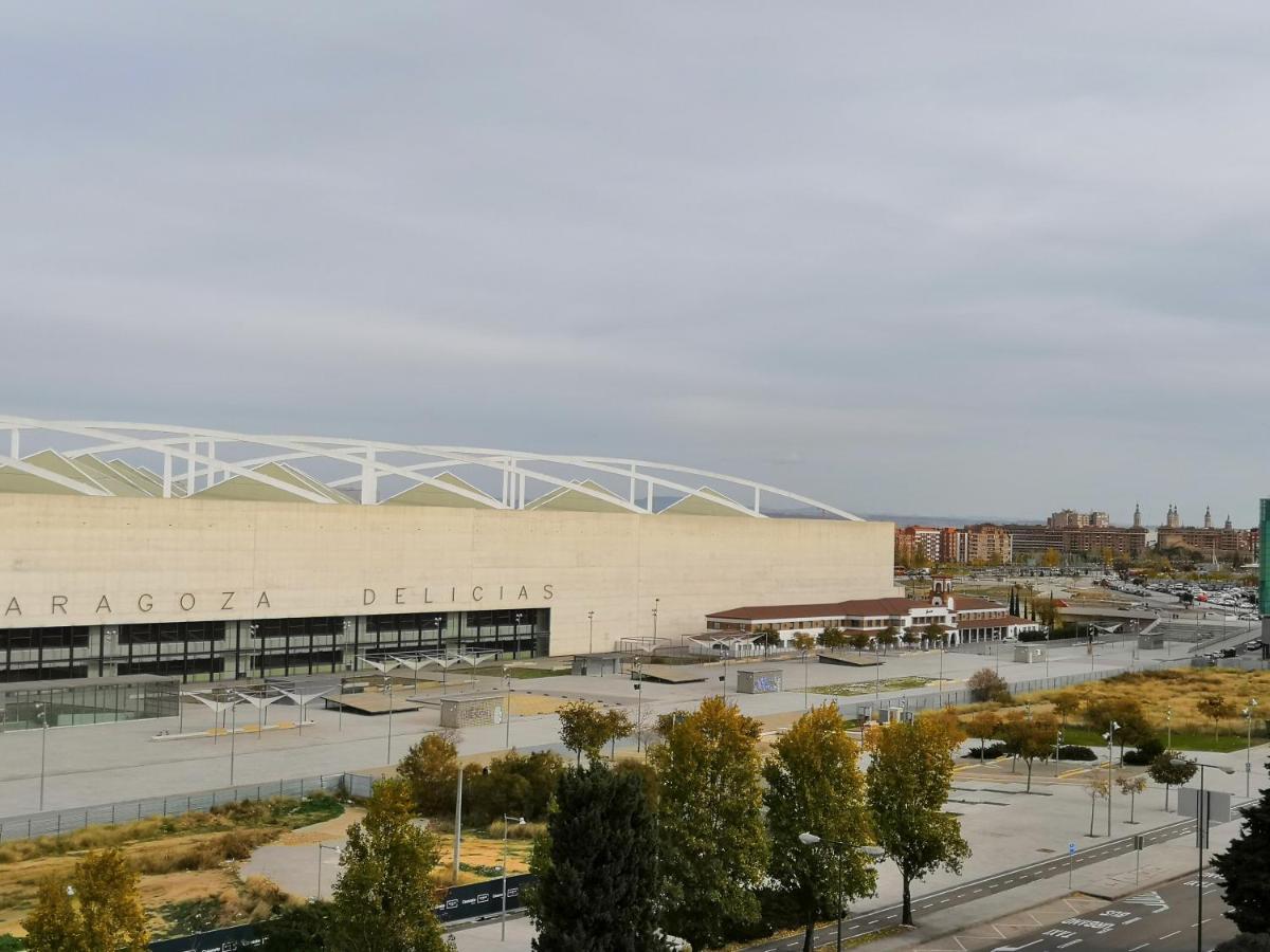 La Parada De La Estacion Con Parking Saragosse Extérieur photo
